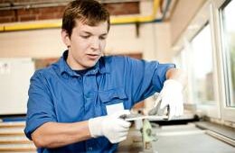 Verfahrensmechaniker bei der Arbeit